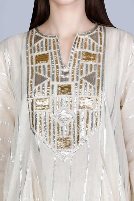 Gota Embroidered Tunic Gota Patti Embroidery, Clothing Store Interior, Tunics Online, Hand Embroidery Dress, Beautiful Casual Dresses, Kurta Dress, Pakistani Bridal Dresses, Embroidery Designs Fashion, Blouse Design Models