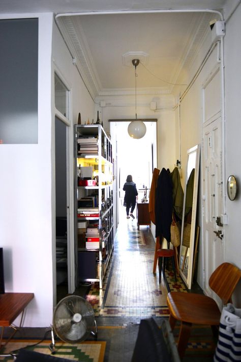 Apartment Hallway, Art Deco Sideboard, Apartment House, Bathroom Images, Apartment Life, Valencia Spain, Cool Apartments, House Tour, Apartment Design