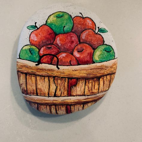 Apple Painted Rock, Apple Rock Painting, Basket Of Apples, Apple Painting, Painted Shells, Rock Painting Ideas Easy, Rock Painting Patterns, Rock Ideas, Wood Slice Ornament