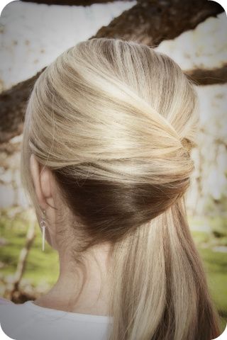 30 hairstyles in 30 days Ponytails Ideas, Formal Ponytail, Bridesmaid Hair Side, Hairstyles Formal, Side Ponytails, Side Twist, Ponytail Tutorial, Side Ponytail, A Ponytail