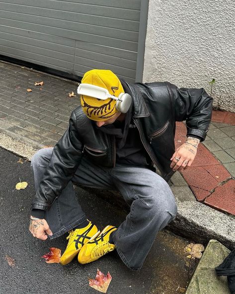 • Some Style Inspo with Beanie 👷🏼‍♂️🧱 Paint Your Color, Marki • #markispace • • #beanie #beanieseason #style Onitsuka Tiger Outfit, Tiger Outfit, Onitsuka Tiger Mens, Hypebeast Fashion, Beanie Fits, Sting Like A Bee, Like A Butterfly, Leather Jacket Style, Ootd Men