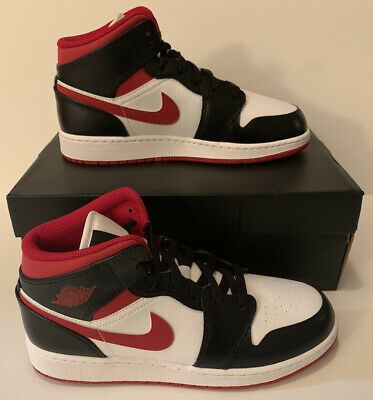 Black And Red Jordans, Red And Black Jordans, Outfits With Air Jordans, Air Jordan 1 Mid Red, Jordan 1 Mid Red, Black And White Jordans, Red Nike Shoes, Red And Black Shoes, Air Jordan 1 Mid Gs