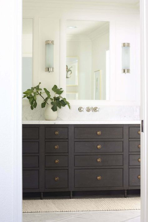 Under Sink Storage: The #1 Genius Solution (+7 Simple Options)! Bathroom Big, House Renovation Projects, Bathroom Vanity Storage, Cabinet Plans, Laundry Cabinets, Vanity Drawers, Floor Tile Design, Complete Bathrooms, Vanity Storage