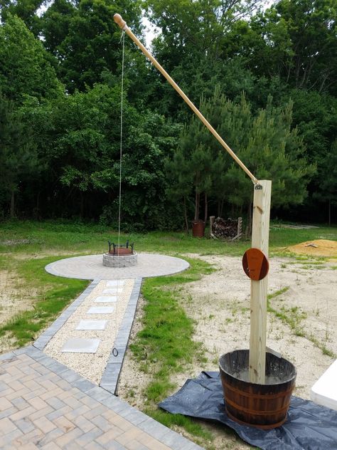 Stand alone ring toss Tiki Toss Game Diy, Hook Game Diy, Barnyard Games, Ring Hook Game, Large Games, Tiki Toss, Hook Game, Patio Games, Outside Games