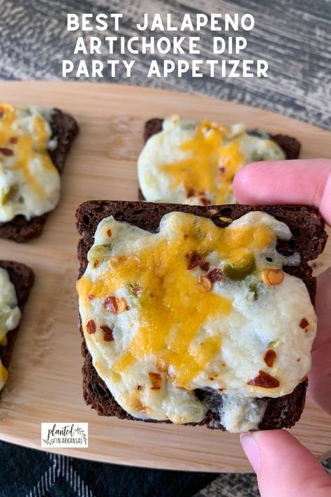 Pumpernickel Cocktail Bread Appetizers, Pumpernickel Bread Appetizers, Cocktail Bread Appetizers, Mini Pizza Appetizers, Spinach Dip Appetizers, Artichoke Dip Easy, Best Potluck Dishes, Party Bread, Cream Cheese Appetizer