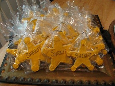 The Dessert Box: Toy Story Inspired Cake Sheriff Campaign Ideas, Sheriff Cookies, Sheriff Callie Birthday, Police Party, Fireman Party, Dessert Box, Disney Movie Night, Cowboy Cookies, Sheriff Badge