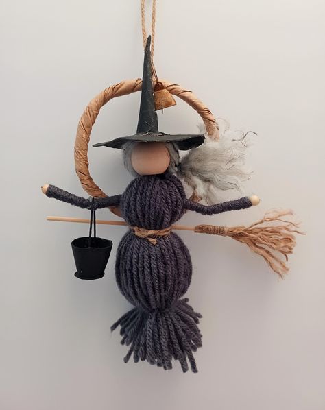 Good Luck Witch yarn doll. Wall hanger or ornament. 7 inches long and 3 inches wide. Diy Gnome Doll, Goddess Crafts, Button Tree Art, Diy Yarn Dolls, Halloween Crafts To Sell, Halloween Witch Dolls, Easy Yarn Crafts, Baba Jaga, Fall Pumpkin Crafts