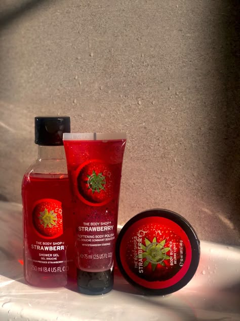 The Body Shop Aesthetic, The Body Shop Perfume, Body Shop Products, The Body Shop Strawberry, Strawberry Cosmetics, Body Shop Skincare, Body Shop Body Butter, Bright Nail Designs, Skin Care Aesthetic