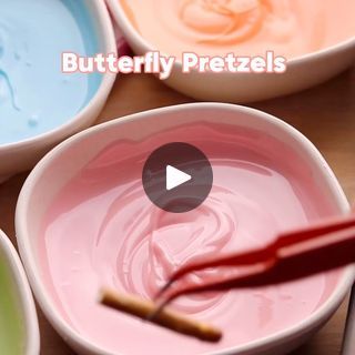 Butterfly Pretzels, Candy Melts Recipe, Butterfly Treats, Hello Yummy, Babe Rainbow, Butterfly Food, Candied Pineapple, Pretzel Snacks, Pretzel Treats