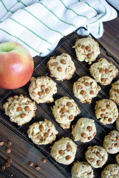 Apple Cinnamon Chip Cookies are soft and chewy, with a little bit of crunch and a whole lot of delicious fall flavors! #apple #cinnamonchip #cookies #dessert #FallFlavors #SweetBeginningsBlog Cookies With Cinnamon Chips, Apple Pie Cookies Recipe, Cinnamon Chip Cookies, Cookies With Cinnamon, Savory Apple Recipes, Recipe Using Apples, Apple Pie Cookies, Costco Meals, Apple Treat