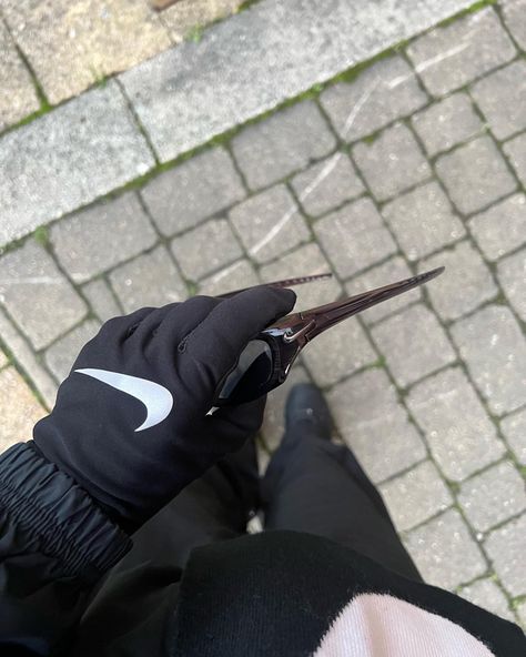 Nike Gloves Drip, Streetwear Gloves, Nike Drip, Nike Aesthetic, Gloves Aesthetic, Nike Gloves, Running Gloves, Story Aesthetic, Winter Set