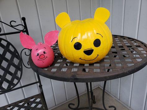 Pumpkin Painting Ideas Cartoon Characters, Painted Pumpkin Character Ideas, Cartoon Pumpkin Painting Ideas, Piglet Pumpkin Painting, Inside Out 2 Pumpkin Painting, Pumpkin Painting Ideas Couples, Duo Pumpkin Painting Ideas, Pooh Pumpkin Carving, Matching Pumpkin Painting Ideas