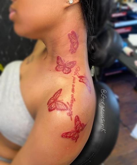 Arm Sleeve Tattoos For Women, Butterfly Tattoo On Shoulder, Animal Tattoo Ideas, Henna Inspired Tattoos, Cute Hand Tattoos, Hand And Finger Tattoos, Pretty Hand Tattoos, Neck Tattoos Women, Tattoos For Women Half Sleeve