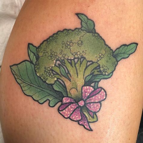 Broccoli tattoo Broccoli Tattoo, Broccoli Drawing Simple, Brocoli Sweet Potato, Parmasean Brocoli, Brocolli Mac N Cheese, A Farewell To Arms, Animal Tattoos, Drawing Tips, Paw Print Tattoo