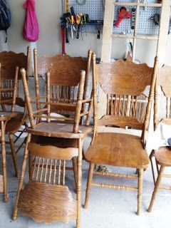 Re-stained and Painted White: Oak Pedestal Table And Chairs – Remodelaholic Pedestal Table And Chairs, Oak Pedestal Table, Oak Table And Chairs, Painted Dining Room Table, Kitchen Table Oak, Dining Chairs Diy, Oak Dining Room Table, Painted Kitchen Tables, Dining Table Makeover