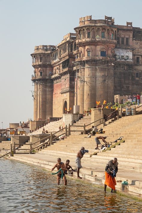 Indian Pictures Photography, Ganga Ghat Photography, Banaras Ghat Photography, Varanasi Pictures, Indian Places, Historical Sculptures, Art Deco Statue, Indian Temple Architecture, India Architecture