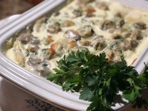 Potato Pierogi in White Mushroom Sauce (vareniki) White Mushroom Sauce, Potato Pierogi, Beet Salad With Feta, Easy Cranberry Sauce, Lithuanian Recipes, Delicious Sides, Cabbage Salad Recipes, Roast Turkey Recipes, Sandwich Sauces