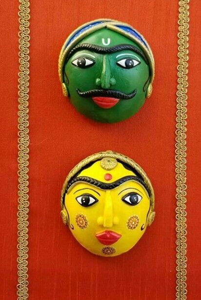 Cheriyal Mask, Wallputty Crafts, Coconut Shell Art, Yellow Paper Flowers, Flower Making With Paper, 3d Relief Art, Tumblr Room Decor, Crafts To Do When Your Bored, Applique Wall Hanging