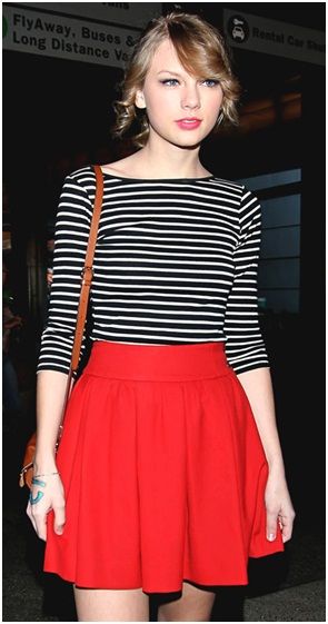 Blusa listrada Saia de corte mais aberto Taylor Swift Striped Shirt, Red Skirt Outfits, Bowknot Blouse, Brooke Hogan, Taylor Swift Street Style, Red Stripes Top, Taylor Swift Outfits, Knee Length Skirt Pencil, Trendy Skirts