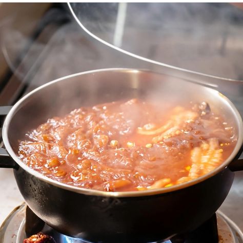 Birria Consome Recipe: Savor The Richness Of Mexican Tradition Birria Consome Recipe, Mexican Birria, Mexican Stew, Mexican Traditions, Creamy Garlic, Garlic Parmesan, Taste Testing, Short Ribs, Smoked Paprika