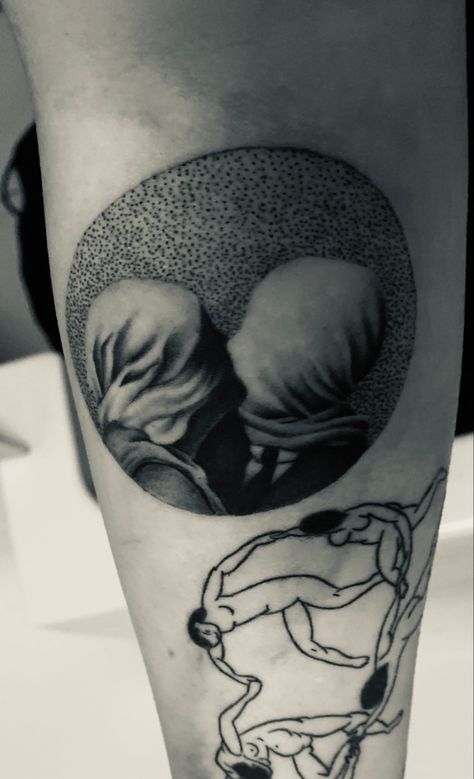 Negative Art Tattoo Studio 8/3/22 #TheLovers #René Magritte #Tattoo Rene Magritte Tattoo, Renee Magritte, The Lovers Tattoo Rene Magritte, The Lovers By Rene Magritte, Rene Magritte Paintings Surrealism, Magritte Wall Art, René Magritte, The Lovers, Tattoo Studio