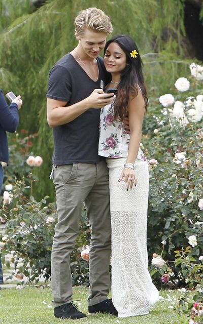 Austin And Vanessa, Paparazzi Aesthetic, Austin Butler And Vanessa Hudgens, Vanessa Austin, Vanessa Hudgens Austin Butler, Austin Butler And Vanessa, Vanessa And Austin, Celebrity Duos, Vanessa Hudgens And Austin Butler