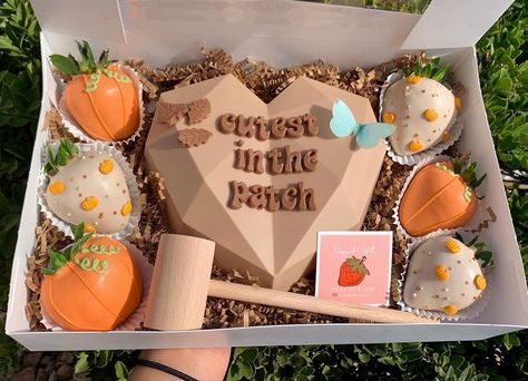 📍ElkGrove/Sacramento,CA on Instagram: “Fall themed regular breakable heart package 🧡 . . . . #supportsmallbusiness #supportlocal #shoplocal #sacramento…” Breakable Hearts, What To Put In Breakable Heart, Halloween Breakable Heart, Birthday Breakable Heart, Mother’s Day Breakable Heart, Chocolate Covered Strawberry Recipe, Strawberry Wine, Strawberry Gifts, Thanksgiving Treats