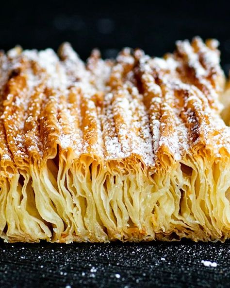 Pastry Dessert Recipes, Filo Pastry Dessert, Crinkle Cake, Crinkles Recipe, Kataifi Pastry, Filo Pastry Recipes, Phyllo Dough Recipes, Phyllo Recipes, Pastries Recipes Dessert