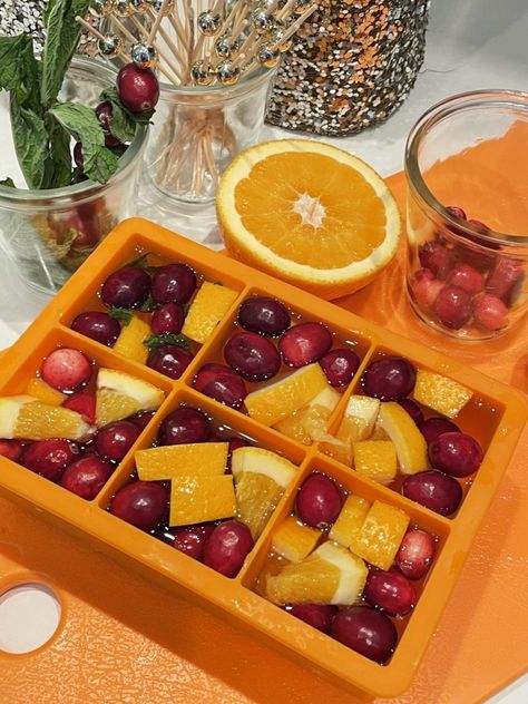 DIY Festive Ice Cubes Square Ice Cubes, Orange Juice Ice Cubes, Ice Cube With Fruit, Festive Ice Cubes, Infused Ice Cubes Cocktails, Frozen Ice Cubes Cocktails, Healthy Party Dips, Colored Ice Cubes, Fun Ice Cube Trays