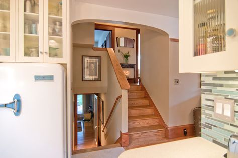 Split Level House Interior, Trilevel House, Bilevel Entryway, Split Stairs, Tri Level Remodel, Tri Level House, Wooden Staircase, Traditional Staircase, Home Remodeling Contractors