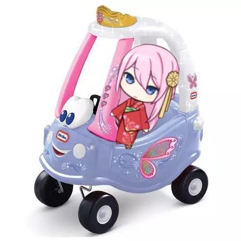 Kayo Sudou from Evillious (an image of a project Sekai chibi sprite ) standing in a purple toy car for children. Kayo Evillious Chronicles, Chibi Sprite, Project Sekai Chibi, Kayo Sudou, Evilous Chronicles, Evillious Chronicles, 7 Sins, Megurine Luka, Project Sekai