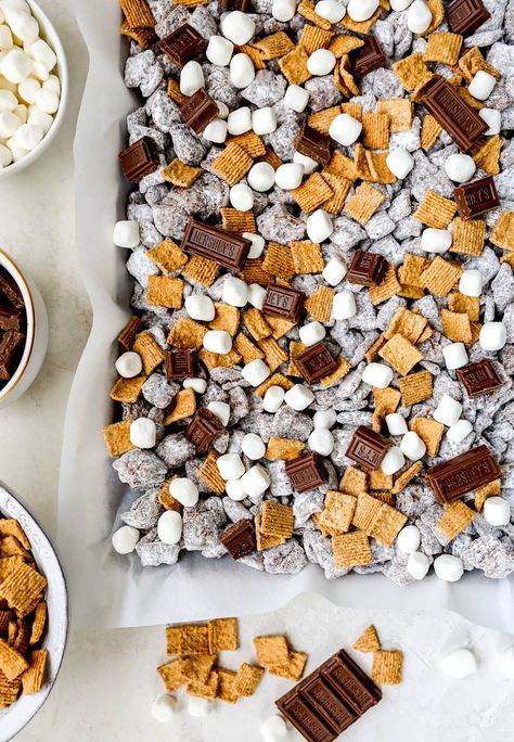 S'mores Puppy Chow {Muddy Buddies} - Two Peas & Their Pod Smores Puppy Chow, Puppy Chow Ingredients, Peanut Butter Cereal, Muddy Buddies Recipe, Puppy Chow Recipes, Trail Mix Recipes, Muddy Buddies, Cereal Treats, Snack Mix Recipes