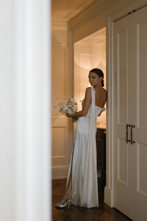 Hotel Bride Photos, Bridal Morning Photoshoot, Hotel Bridal Photoshoot, Vogue Bridal Editorial, Bridal Portraits Poses Indoors, Studio Bridal Shoot, Bride Solo Poses, Bridal Portraits Indoor, Bride Morning