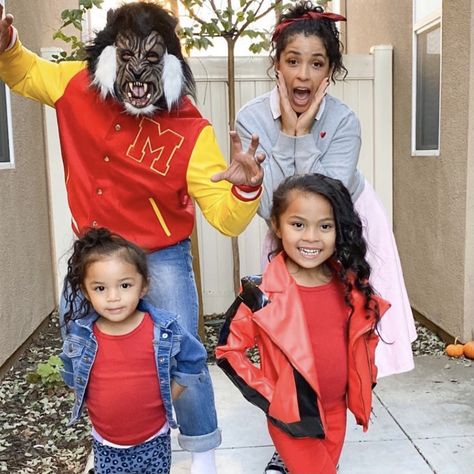 Thriller Costume Ideas, Michael Jackson Thriller Costume, Thriller Costume, Diy Family Halloween Costumes, Thriller Michael Jackson, Michael Jackson Costume, Thriller Video, Epic Costumes, Boo Bash