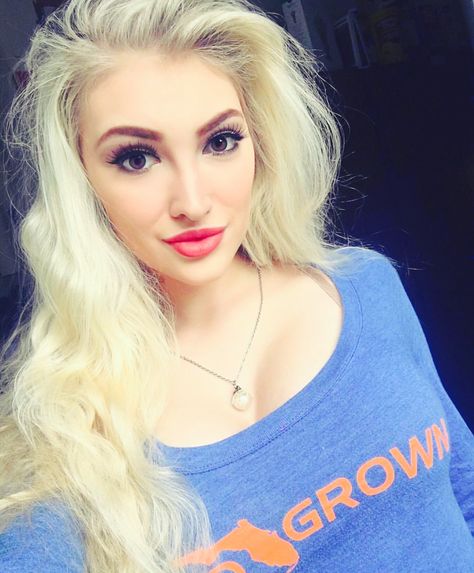 AnnaFaithxoxo Anna Faith, Apple Gift Card, New Photo Download, New Images, College Girls, Keep Calm, Visual Art, How To Look Better, T Shirts For Women