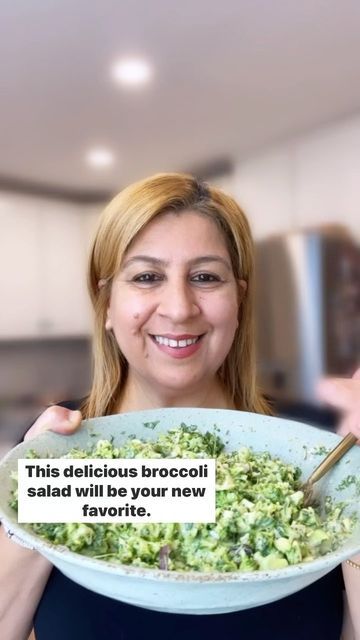 RUHAMA SHITRIT on Instagram‎: "HONEY-THAINI BROCCOLI SALAD!!!🥦 My all time favorite salad, easy to make and everyone loves it!!🤩 Follow @ruhamasfood for more easy recipes!❤️ RECIPE 👇 . . סלט ברוקולי עם רוטב טחינה דבש! 🥦 מתכון בעברית בתגובה הראשונה👇 . Honey-Tahini Broccoli Salad! 🥦 Recipe: Ingredients- 2 small broccoli heads, finely chopped 1/4 cup of chopped mint leaves 1/4 cup of chopped cilantro leaves 1 chopped shallot 1/4 cup of raisins Honey-Tahini dressing- 1/2 cup of tahini paste Broccoli Tahini Salad, Stiff Buttercream Frosting Recipe, Quinoa Broccoli, Parsley Salad, Tahini Paste, Cup Of, Salad Easy, Favorite Salad, Buttercream Frosting Recipe