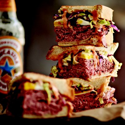 Pub food Bar Food Pub, Gastro Pub Food, Gastropub Food, Brewery Food, Pub Party, Pub Ideas, Gastro Pub, Pub Grub, Pastrami Sandwich