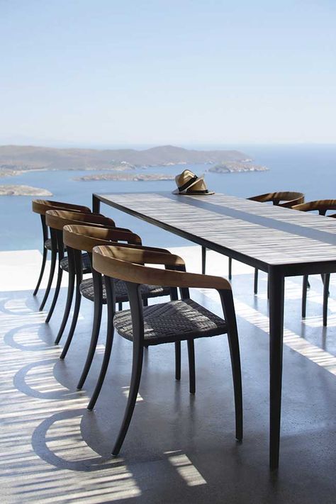 Modern Outdoor Dining, Royal Botania, Dining Inspiration, Luxury Furniture Brands, Contemporary Furniture Design, Mesa Exterior, Outdoor Restaurant, Jive, Contemporary Outdoor