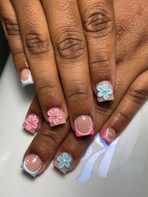 Nails Acrylic Kids Short, Hawaii Short Nails, Nail Inpos Ideas Short, Kids Nail Designs Short, Cute Short Acrylic Nails For School Kids, Nails For Kids Cute Short French Tip, Kid Acrylic Nails Short, Kids Nails Cute Simple Short, Cute Short Nail Sets Birthday