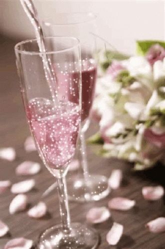 Champagne Pink Champagne GIF - Champagne Pink Champagne - Discover & Share GIFs Champagne Flowers, Dessert For Two, Strawberry Champagne, Pink Cottage, Champagne Cocktail, Pink Parties, Tickled Pink, Everything Pink, Pink Ring