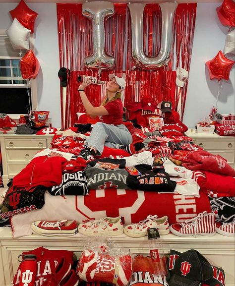 Indiana University Dorm, Indiana University Graduation, College Decorations, Osu Game, College Announcements, College Bed, College Vibes, Bed Party, Indiana University Bloomington