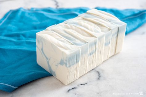 Soap Design Ideas, Cold Process Soap Designs, Soap Photography, Marble Soap, Săpunuri Handmade, Blue Soap, Handmade Soap Recipes, Cold Process Soap Recipes, Pretty Soap