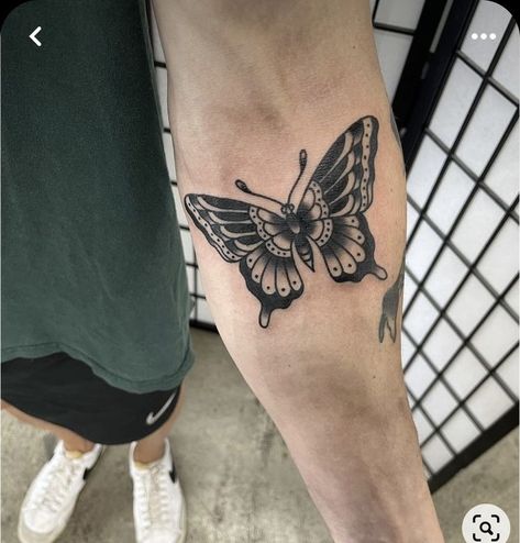 Mens Butterfly Tattoo, Traditional Butterfly Tattoo, Butterfly Hand Tattoo, Butterfly Wrist Tattoo, Knuckle Tattoos, Female Tattoos, Small Butterfly Tattoo, Traditional Tattoo Sleeve, Tattoo Inspiration Men