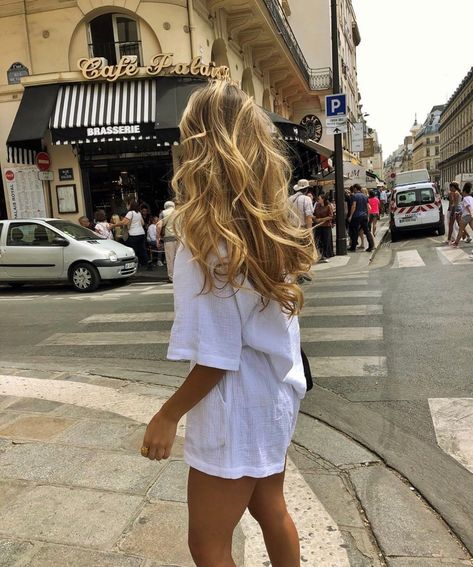 Brown Blonde Hair, Brown To Blonde, Grunge Hair, Gorgeous Hair, Hair Day, Hair Highlights, Pretty Hairstyles, The Wind, Hair Goals