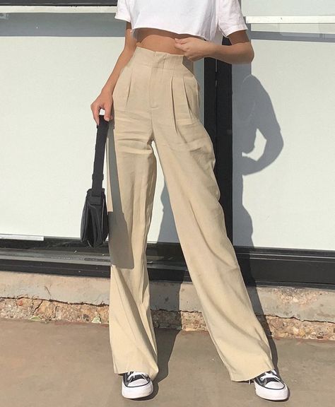 Creme Pants Outfit, Baggy Pants Outfit, Trendy Outfits Edgy, Soft Grunge Outfits, Edgy Chic, Street Style Edgy, Soft Grunge, Mode Inspo, Mode Streetwear