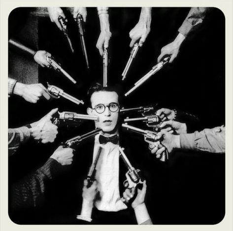 Nerdy Men, Harold Lloyd, Photographie Portrait Inspiration, Body Reference Poses, Poses Reference, Human Poses Reference, Poses References, Human Poses, Random Pictures