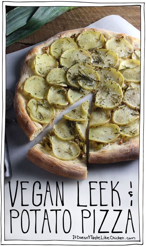 Leek Pizza, Leek Potato, Pizza Vegana, Vegan Pizza Recipe, Potato Pizza, Potato Leek, Pesto Pizza, Like Chicken, Creamy Pesto