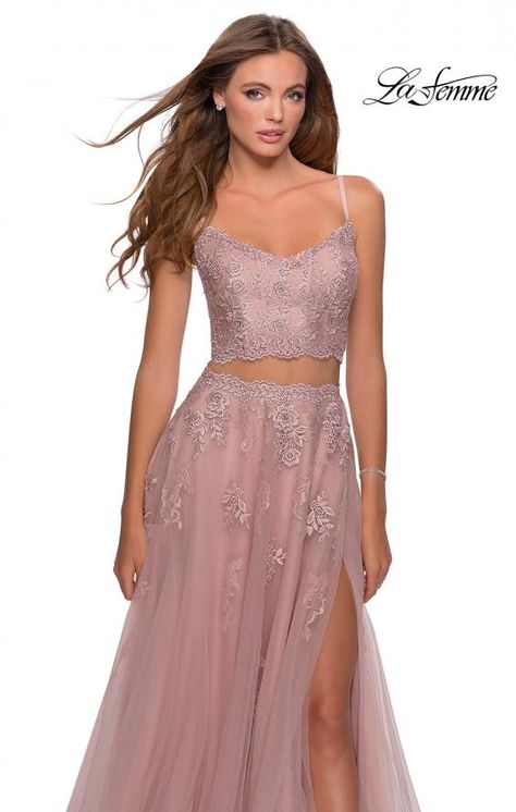 Tulle Long Skirt, Two Piece Gown, Prom Dress Stores, Floral Lace Tops, Prom Dress Styles, Prom Style, Prom Designs, Designer Prom Dresses, Floral Embroidered Dress