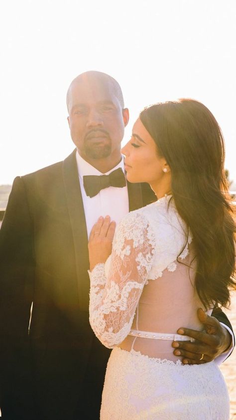 Kim Kanye Wedding, Kanye West Smiling, Kim Kardashian Wedding Dress, Kimye Wedding, Kanye West Wedding, Kim Kardashian Wallpaper, Kim Kardashian Wedding, Kim Kardashian Kanye West, Kim And Kanye