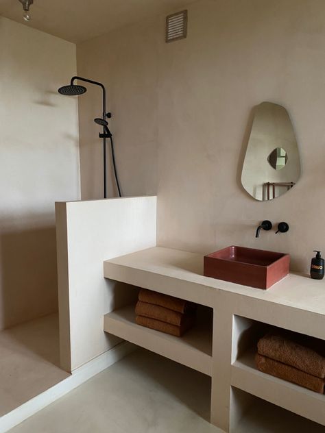 Microcement Vanity, Micro Cement Bathroom, Microcement Bathroom, Cement Bathroom, Scandinavian Apartment, Eco Lodge, Downstairs Bathroom, Bathroom Inspiration Decor, Bathroom Inspo